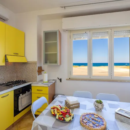 Lägenhet Finestra Sul Mare Con Parcheggio Privato E A-c Rivabella