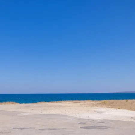 Finestra Sul Mare Con Parcheggio Privato E A-c Apartment *